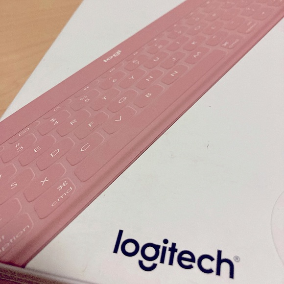 Blush Logitech Keys-to-Go Ultra Slim Keyboard
